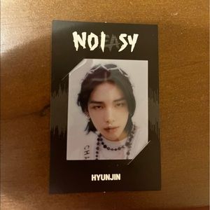 I am selling a  small polaroid Hyunjin Offical PC